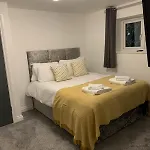 2 Bed Apartment Very Close To Plymouth Hoe