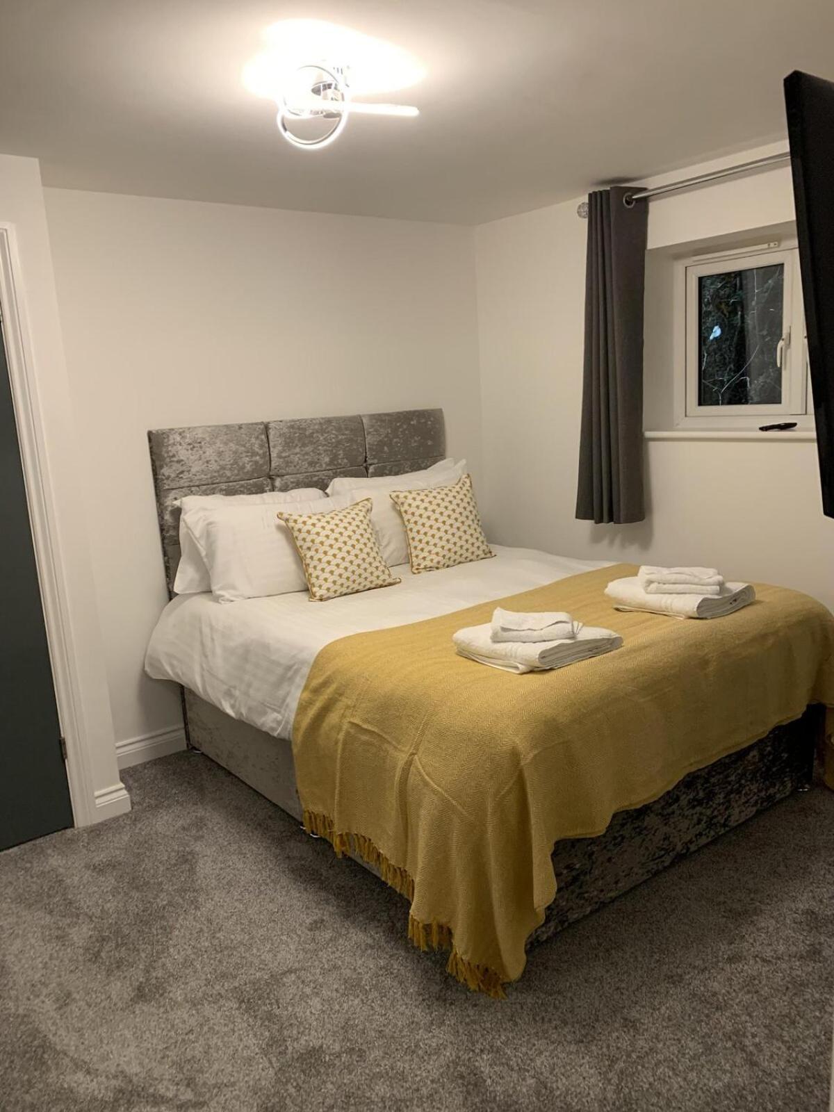 Apartment 2 Bed Very Close To *